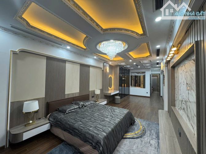 BÁN NHÀ SAU KHU ĐÔ THỊ SPENLORA - 40M - XÂY LẬP - THANG MÁY - Ô TÔ ĐỖ CỬA VÀO NHÀ - 3