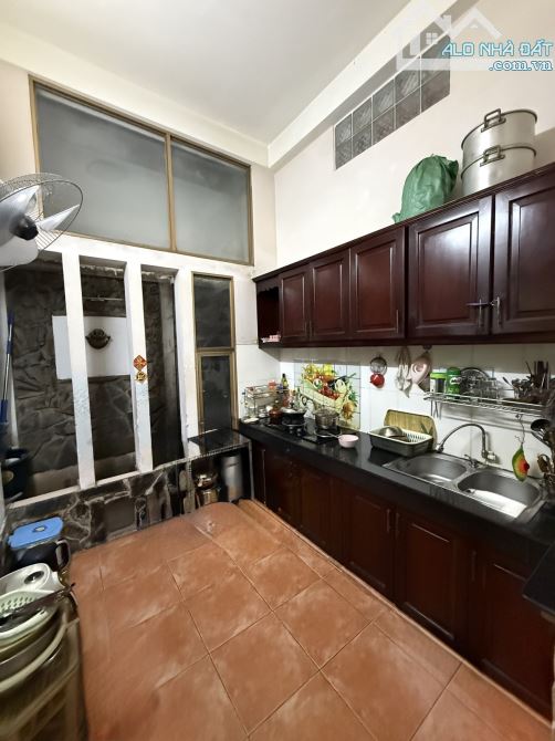 TÂN PHÚ - HẺM Ô TÔ 5m - 4 TẦNG ĐÚC 💯 - 60M2 - GIÁ 6 TỶ(bớt lộc) - 3