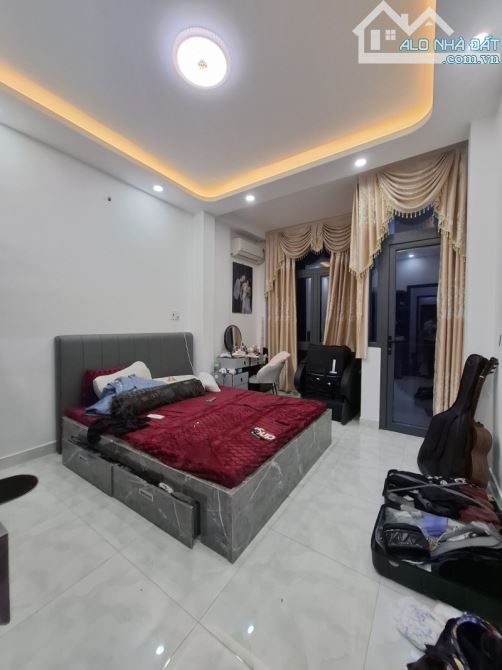 BÁN NHÀ 3 TẦNG FULL NT – HẺM 769 PHẠM THẾ HIỂN, P4, Q8- 40m2 ,4PN Lớn Giá Nhỉnh 7 tỷ - 3