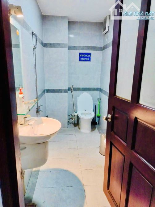 BÁN NHÀ 99 NGUYỄN CỬU ĐÀM KHU COMPOUD CÓ CÔNG VIÊN TRƯỚC NHÀ 5TẦNG 5X20 CHỈ 16,9TỶ - 3