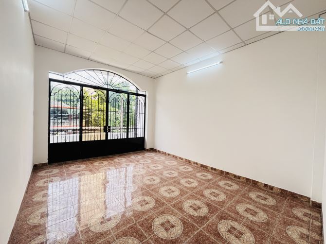 Bán Nhà Bà Điểm Hóc Môn-80 M2 (4 x 20 ) - 2Tầng -Đường10m -  Chỉ 4,95Tỷ. - 3