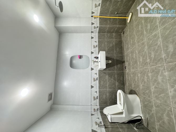 BIỆT THỰ 2 TẦNG SÂN VƯỜN, DT 8x25 200M2, HẺM XE HƠI NGỦ TRONG NHÀ, LINH ĐÔNG,Chỉ 12 Tỷ X - 3