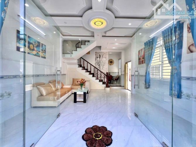 Bán nhà 2lầu - GÓC 2MT HẺM - ngay trung tâm, tiện ích xung quanh đầy đủ - 3