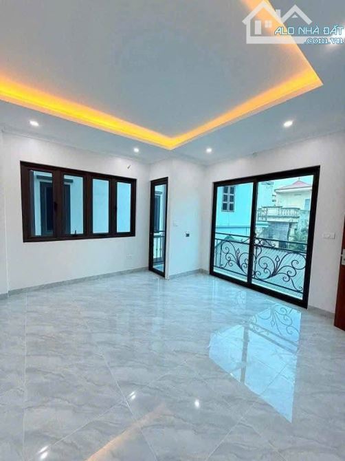 Bán nhà mới Lô góc, 2 mặt thoáng , Đa Sỹ - Hà Đông, 40m2 , 5 tầng , giá 6.4 tỷ - 3