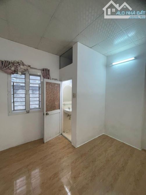 XE TẢI 2 CHIẾC ĐỖ TRƯỚC NHÀ ĐÊM NGÀY- CÁCH MẶT TIỀN 1 CĂN NHÀ NHỎ🏡 HƠN 100M2 ĐẤT GIÁ - 4