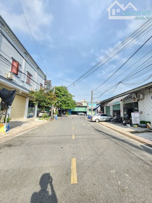 2 dãy trọ KDC Việt sing P.Thuận Giao Tp.Thuận An Gồm 2 kiot và 16 phòng trọ thu nhập 25tr - 4