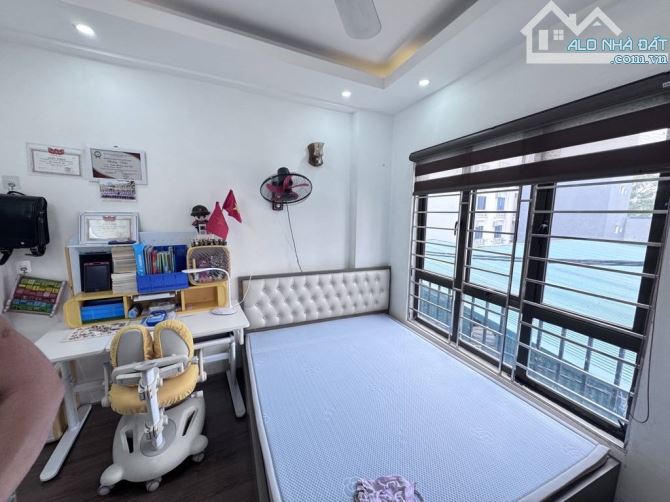 NHÀ ĐẸP - LÔ GÓC -  KINH DOANH- 2 MẶT ĐƯỜNG OTO TRÁNH ĐỖ - GIÁP KĐG MẬU LƯƠNG - 4