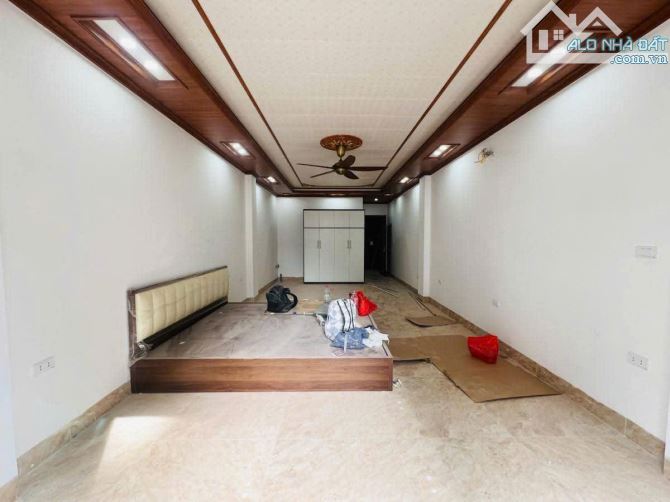 NHÀ PHÂN LÔ_OTO ĐÔC CỬA_VỈA HÈ_8TẦNG THANG MÁY KINH DOANH ĐỈNH CỔNG ĐỒNG LA KHÊ 50M 17,3TỶ - 4