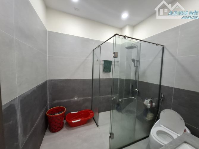 TP.Dĩ An- 82m2- 3 Tầng - 4.7 Tỷ - Mặt tiền đường - Hoàn công - - Sổ hồng riêng - 4