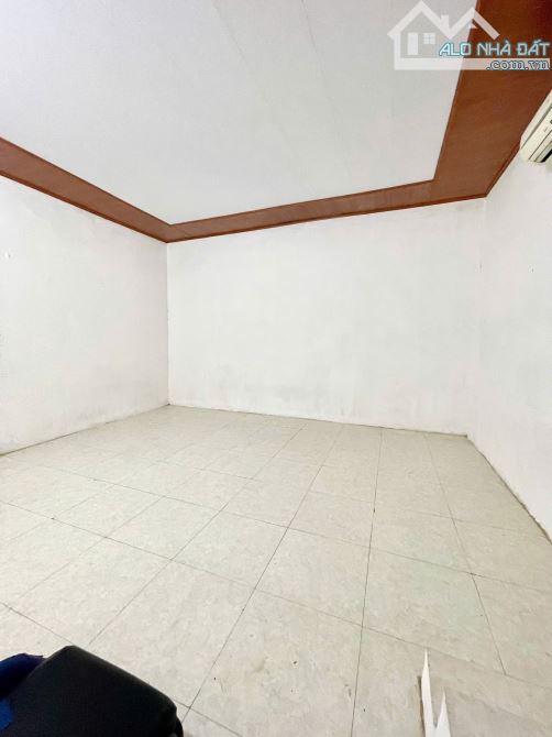 Bán nhà phố Trịnh Đình Cửu - Hoàng Mai –PHÂN LÔ ĐẸP – Ô TÔ ĐỖ CỬA – NGÕ THÔNG - CHỈ 10,89T - 4