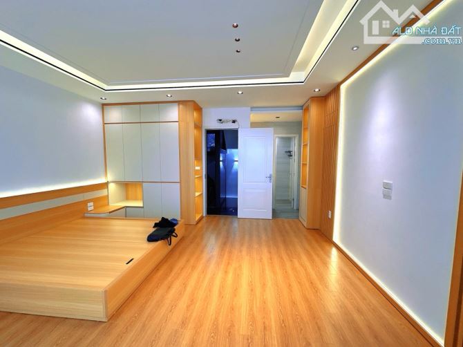 NHÀ ĐẸP MẶT PHỐ TÂY SƠN_SÁT NGÃ TƯ SỞ _TTQ ĐỐNG ĐA_THANG MÁY_KD ĐỈNH_DT41m_6T_MT5_Giá 13.8 - 4