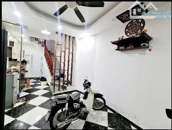 🏠 chỉ 4.0x tỷ - NHÀ MỚI 5 TẦNG – SÁT ĐẠI HỌC ĐẠI NAM – GẦN GA TÀU ĐIỆN💥:977690119 📍 Vị - 4