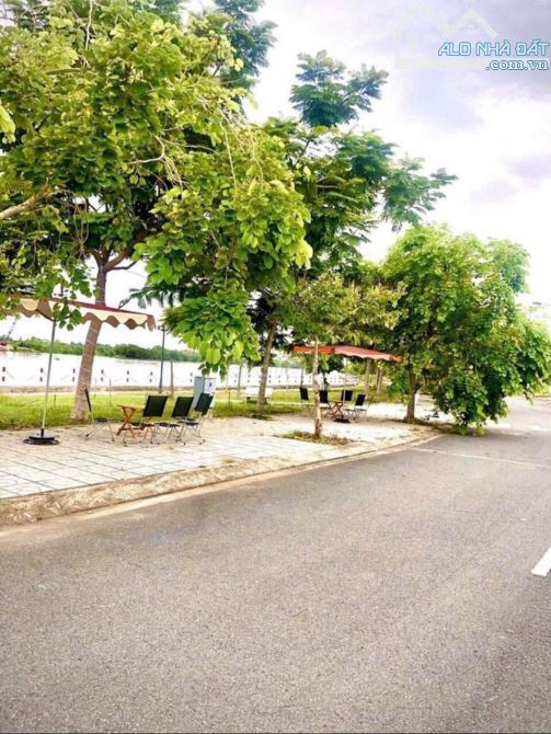 Bán đất biệt thự ven sông đường ND.Trinh Quận 9 cũ gần chợ long Trường (298m2) 42 tr/m2 - 4
