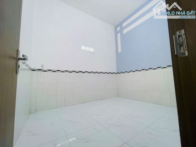 NHÀ SỔ RIÊNG Phường Dĩ An Tp HCM. * Dt 72 m2 - Thổ cư 66 m2. Hướng đông Bắc . Giá 2.85 tỷ. - 4