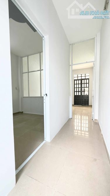 NHÀ 2 TẦNG ĐÚC 40M2 HAI MẶT HẺM. 50M RA MẶT TIỀN NGUYỄN ẢNH THỦ GẦN CHỢ ĐÔNG QUANG Q12. - 4