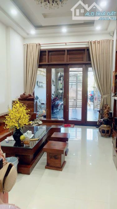 Cần bán căn nhà đẹp hẻm Lý Thái Tổ gần chợ Bà Định, Pleiku - Gia Lai - 4