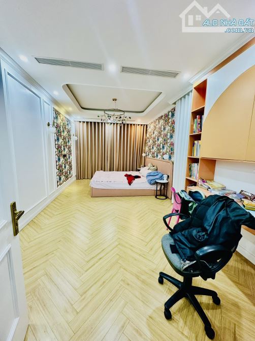 BÁN GẤP LIỀN KỀ 100M2 5 TẦNG FULL NỘI THẤT, TRỤC ĐƯỜNG 19M KINH DOANH SẦM UẤT, VỈA HÈ - 5