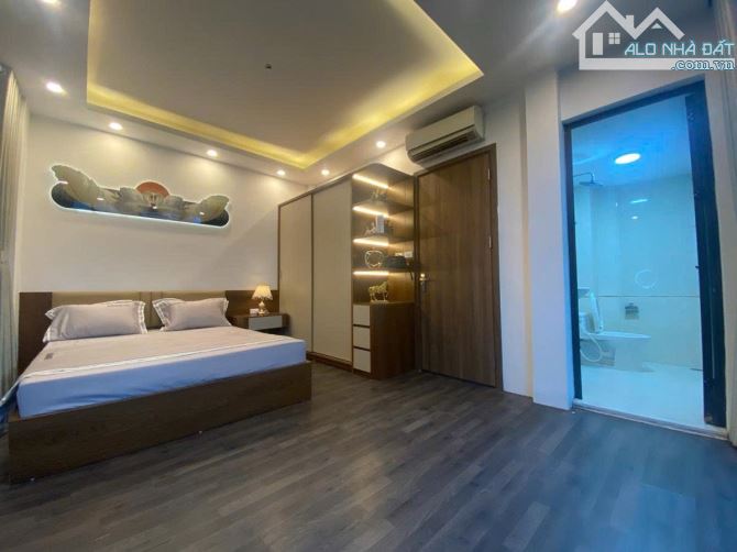 Bán Nhà Mặt Phố Kinh Doanh Xuân Thủy Cầu Giấy - DT 33m2×6Tầng - Lô Góc ÔTô 10 Tấn Đỗ Cửa - 5