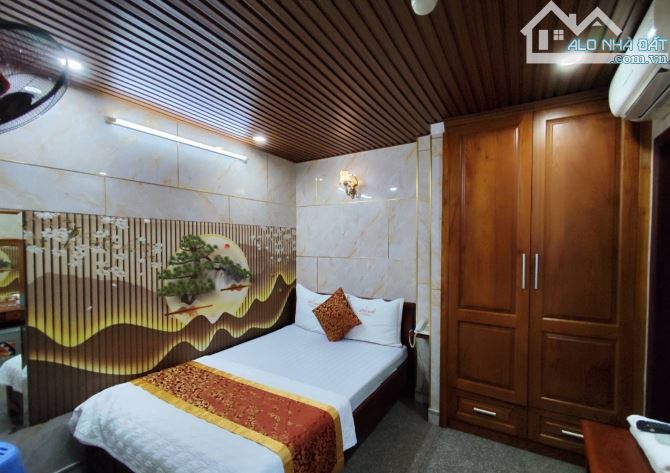 Khách sạn đường Quang Trung, gần sân bay, 104m², 5 tầng,17 phòng, dòng tiền tốt, 19,9 tỷ - 5
