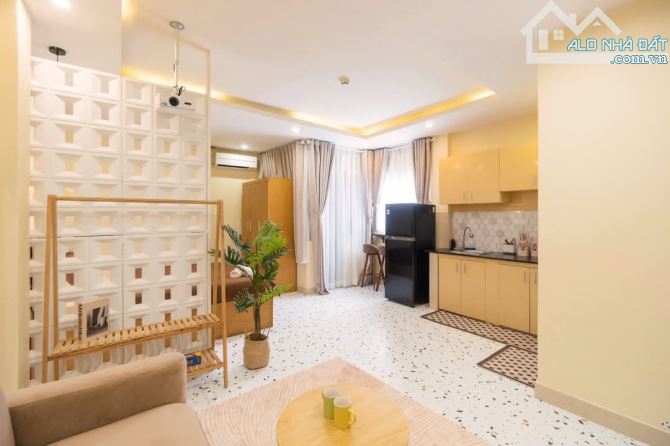 BÁN TÒA CĂN HỘ DỊCH VỤ PHỐ GIÁP NHẤT 190M 9 TẦNG LÔ GÓC 2 THOÁNG Ô TÔ TRÁNH DOANH THU 250/ - 5