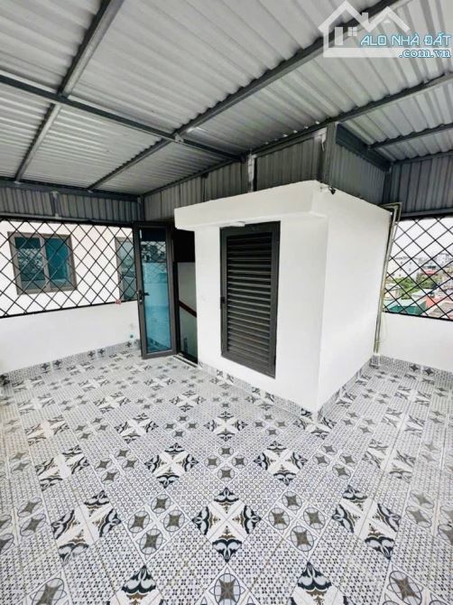 Bán nhà phố Thượng Thanh 35m2- 6 tầng- 4 phòng ngủ- 8 tỷ, thang máy, gần ô tô - 5
