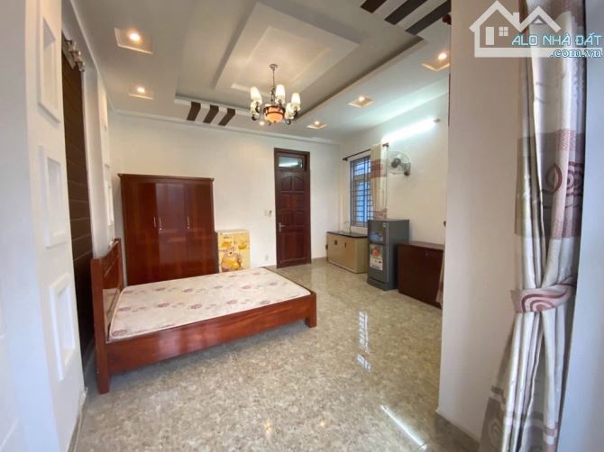 Bán nhà góc 2 mặt tiền Dương Quảng Hàm, 8 phòng, dòng tiền 35 triệu/tháng, 10 tỷ - 6