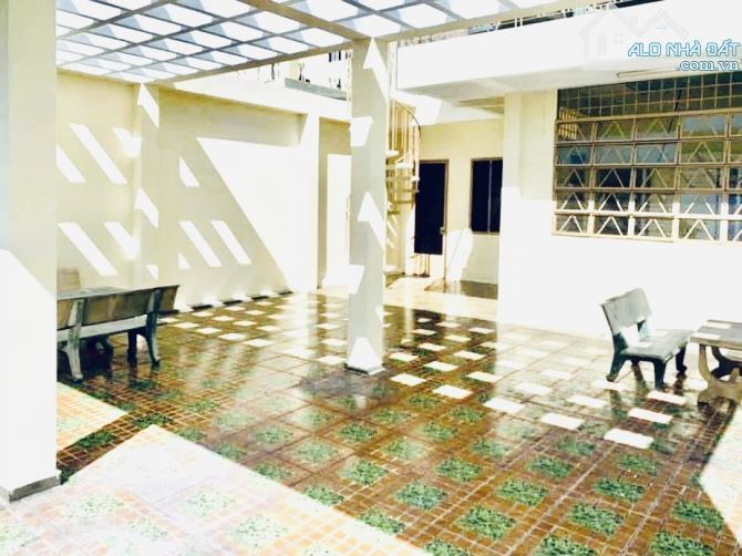 QUẬN 11 – LẠC LONG QUÂN – HẺM 8M XE HƠI TRÁNH – NGANG KHỦNG 8M – 130M² VUÔNG A4 – 4 TẦNG - 6