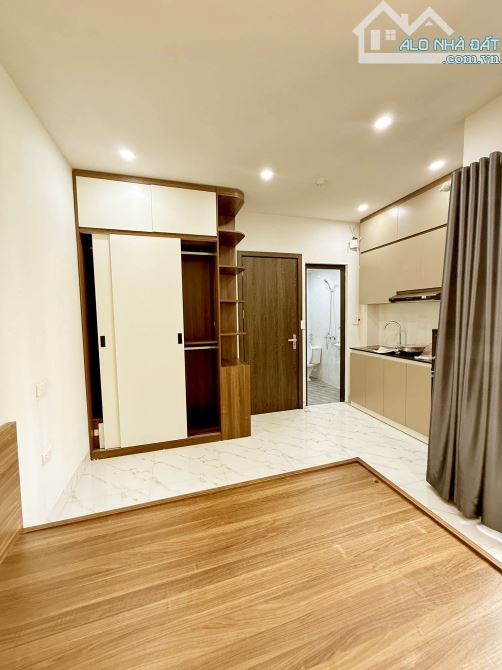Bán toà CHDV Dịch Vọng- Cầu GIấy- 50M x 7 tầng- lô góc- 15M ra oto tránh- 35M ra mặt phố. - 6
