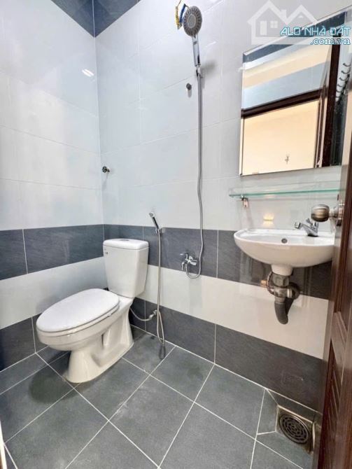 HẺM XE HƠI 1 TRỤC - NHÀ MỚI ĐƯỜNG VƯỜN LÀI TÂN PHÚ - CHỈ 6 TỶ - 6