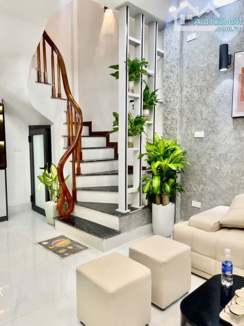 MẶT NGÕ NÔNG - GẦN Ô TÔ-MẶT TIỀN RỘNG- FULL NỘI THẤT – CÁCH PHỐ 20M CHỈ 5,99 🧄SỞ HỮU 5 TẦ - 7