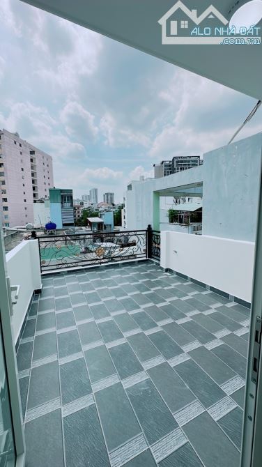 BÁN NHÀ MỚI XÂY 4 TẤM QUẬN 4 NGAY KHU VIP KHÁNH HỘI 4PN Vị TRÍ 1/ HÌNH THẬT GIÁ 6TỈ7 TL - 7