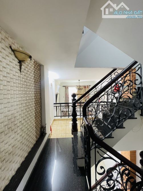 BÁN NHÀ QUẬN 3 • HẺM Ô TÔ • 40M2 - 5 TẦNG - SỔ VUÔNG VỨC - 20M RA MẶT TIỀN - 7