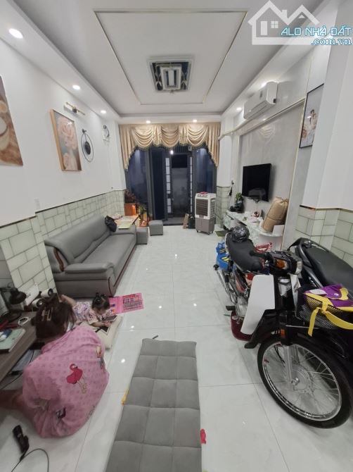 BÁN NHÀ 3 TẦNG FULL NT – HẺM 769 PHẠM THẾ HIỂN, P4, Q8- 40m2 ,4PN Lớn Giá Nhỉnh 7 tỷ - 7