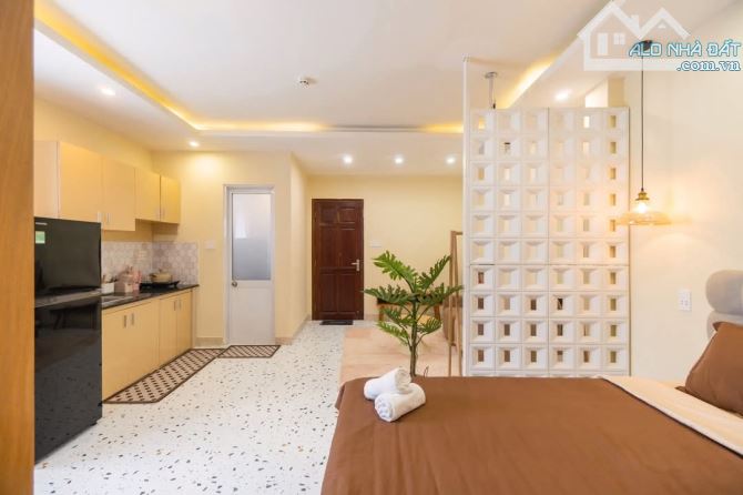 BÁN TÒA CĂN HỘ DỊCH VỤ PHỐ GIÁP NHẤT 190M 9 TẦNG LÔ GÓC 2 THOÁNG Ô TÔ TRÁNH DOANH THU 250/ - 7