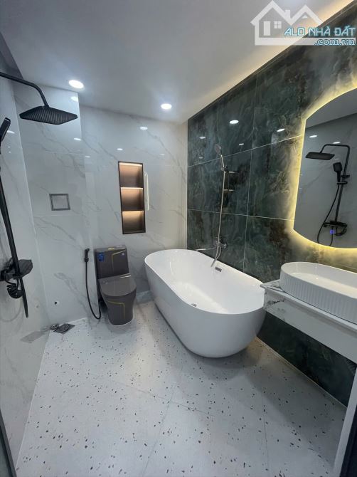 Bán Gấp Nhà Xây Mới 4 Tầng ~56m² – 4PN Master– HXH Đỗ Cửa Ngay CV Làng Hoa - Nhỉnh 8 tỷTL - 7
