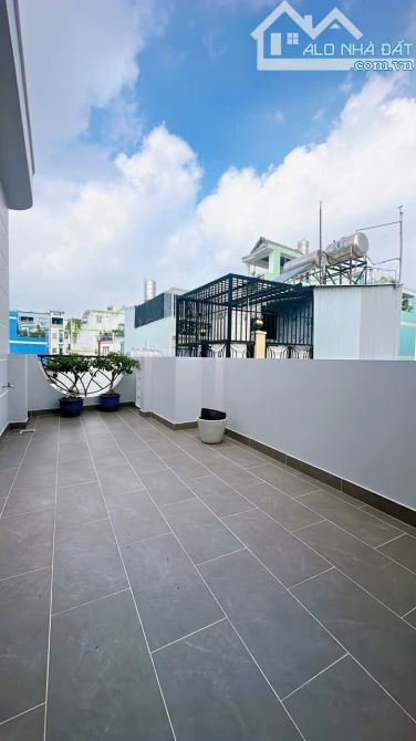 BÁN NHÀ ĐẸP 3 TẤM KHU VIP P3 QUẬN 4 HẺM 4M VỊ TRÍ 1/ HÌNH THẬT GIÁ 7TỈ 190 TL GIÁP Q1 - 8