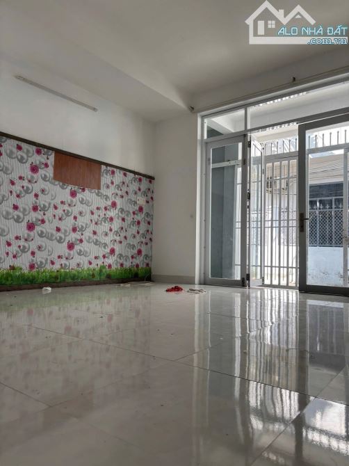 Bán nhà hẻm 3,9m cách Đồng Nai chỉ 80m.Dt 89m có 3pn giá 4,2ty ngag 5,1m nở hậu - 8