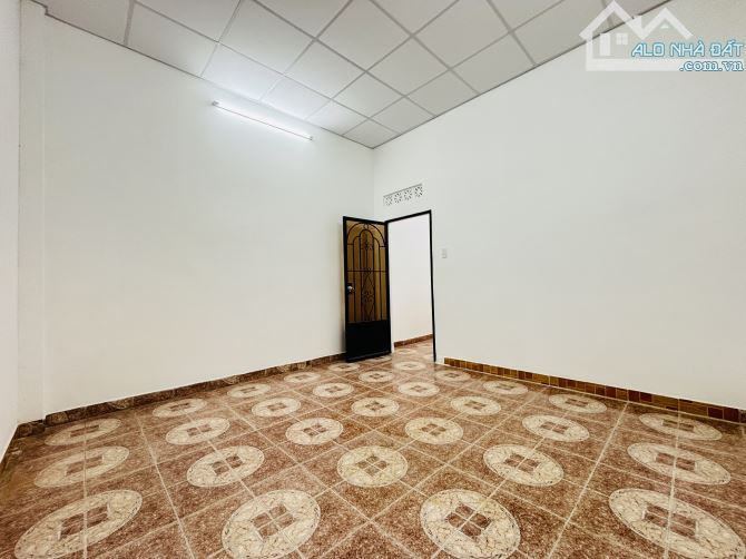 Bán Nhà Bà Điểm Hóc Môn-80 M2 (4 x 20 ) - 2Tầng -Đường10m -  Chỉ 4,95Tỷ. - 8