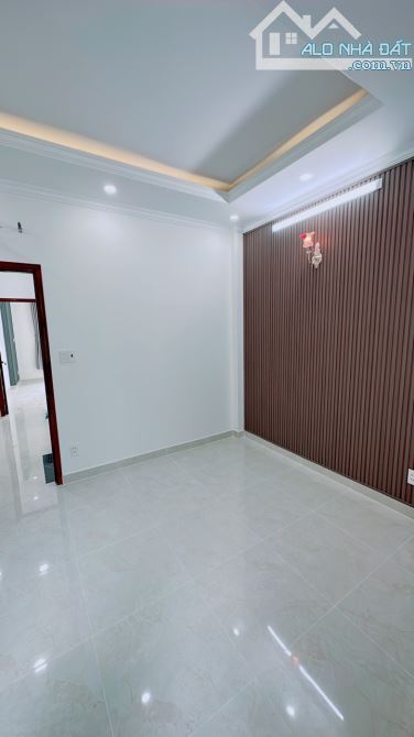 BÁN NHÀ MỚI XÂY 4 TẤM QUẬN 4 NGAY KHU VIP KHÁNH HỘI 4PN Vị TRÍ 1/ HÌNH THẬT GIÁ 6TỈ7 TL - 9