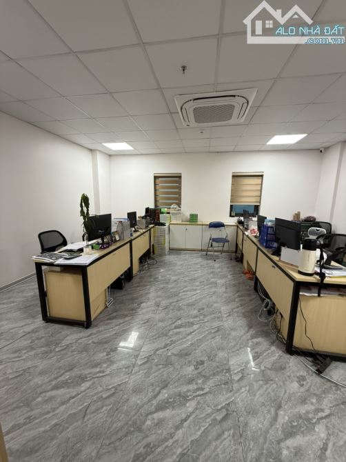 39.5 Tỷ/130 M2/9 tầng/6.4 M tiền / phân lô vỉa hè. TÂN TRIỀU . THANH TRÌ
