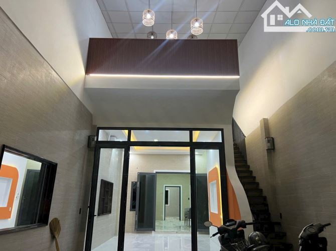 Chủ cần bán nhà 3 tầng mặt tiền VP 38a , nội thất mới đầy đủ, đường lớn rộng giá chỉ 5ty2 - 11