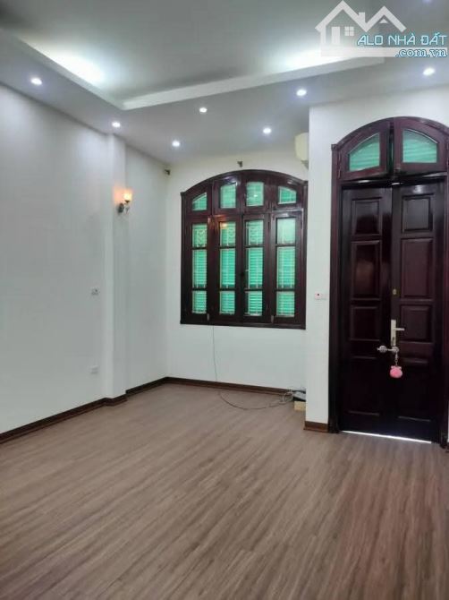 VIP ! NHÀ PHÂN LÔ HOÀNG CẦU - ĐỒNG ĐA - 2 MẶT NGÕ TRƯỚC SAU - THÔNG BÀN CỜ - KINH DOANH