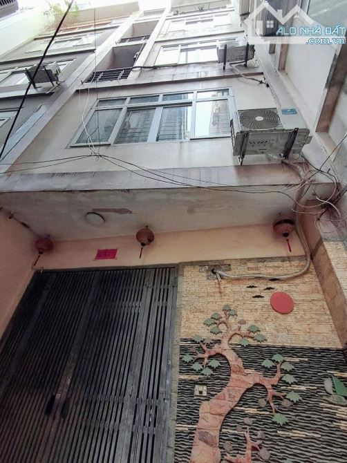 Bán Nhà Đẹp Dân Xây - Xuân Thủy Cầu Giấy - DT 40m2× 5Tầng - Ngõ Rộng 3 Bước Ra Ô Tô Tránh