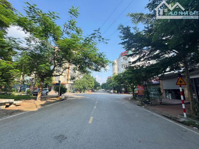 Chủ bán nhà 4,5 tầng view vườn hoa Phạm Ngũ Lão đường 22,5m , phường Võ Cường, tỉnh Bắc N