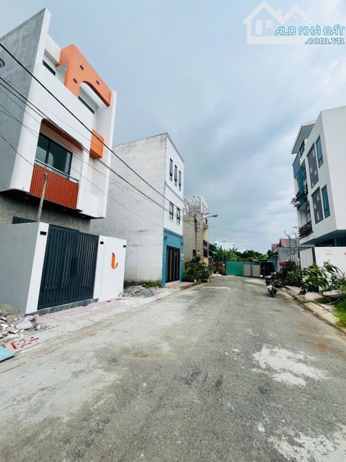 🔥131m - 3 TẦNG ĐÚC, CHỈ 4,1ty (TL) SỔ VUÔNG HOÀN CÔNG ĐỦ,,KHU PHÂN LÔ, ÔTÔ NGỦ TRONG NHÀ.