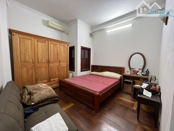 Yên Hoà, 60m, 5ngủ, Ngõ 3 gác thông, 20m ra phố, Kinh doanh, Dân xây đẹp, Sổ vuông nở hậu
