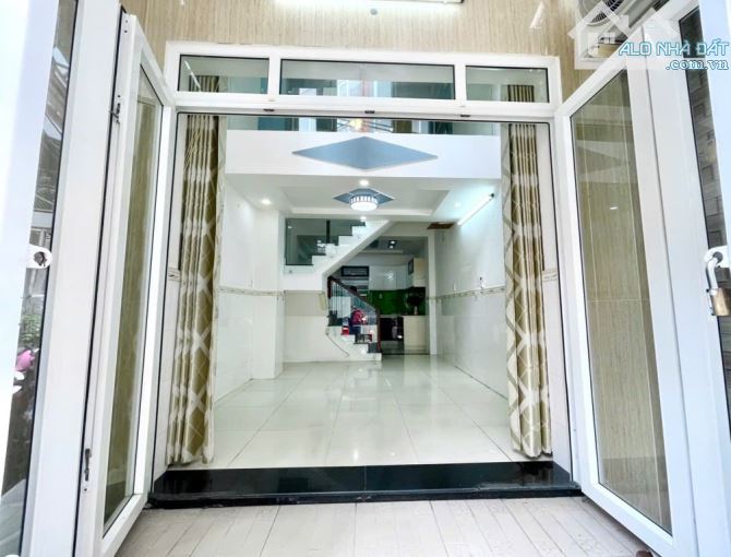 Nhà mới khu vực VIP quận 3 Lý Chính Thắng