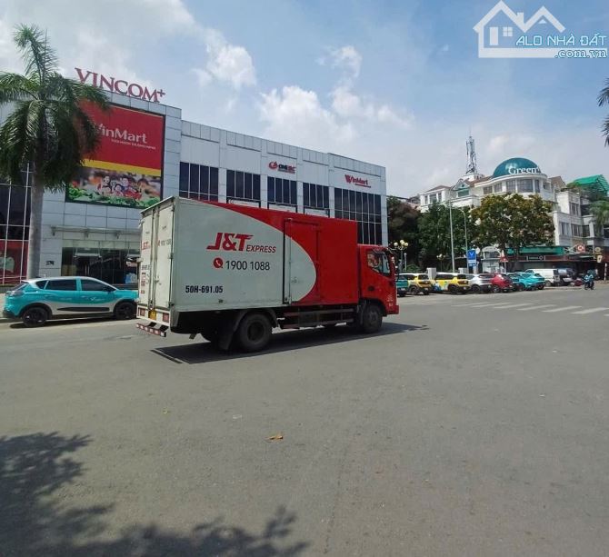 👉Bán nhà ngay Vincom Nam long - p. Tân Thuận - ô tô vào nhà - 78m2 - 6.45 tỷ