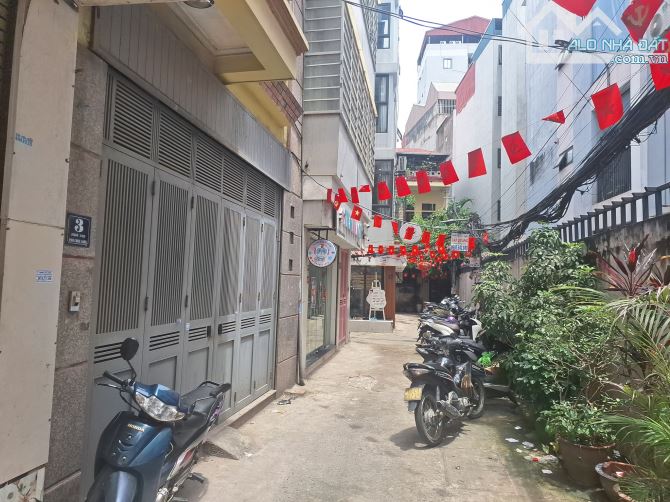 💥ĐỈNH CỠ NÀO: Chùa Láng 49m2, sát phố, PL 7 chỗ đỗ, mặt ngõ KD, MT rộng sáng
