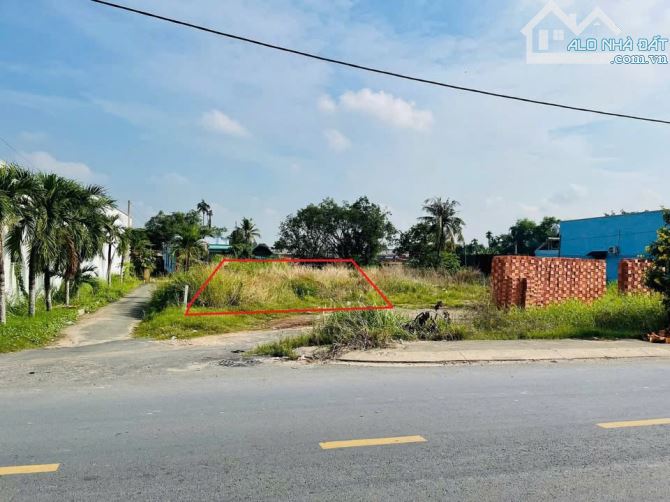 Bán lô góc 2 mặt tiền 158m2 giá 1,1 tỷ gần cầu vượt Củ Chi